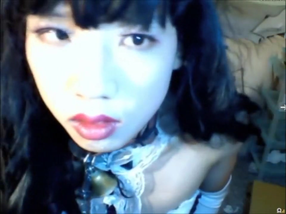 Japanese ts maid on cam