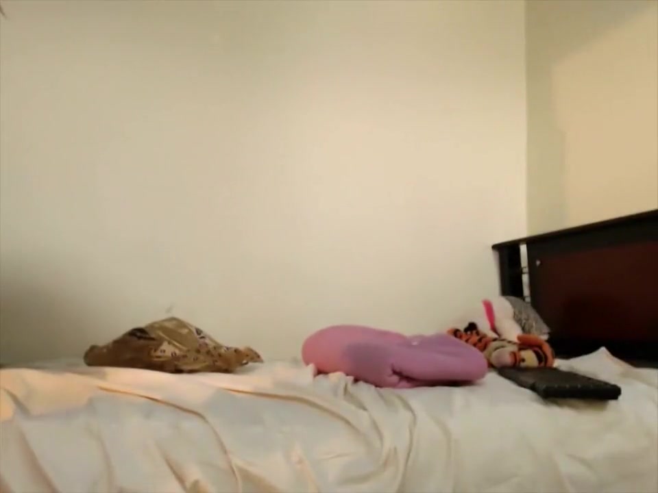 Long hair brunette trap jerks off on webcam