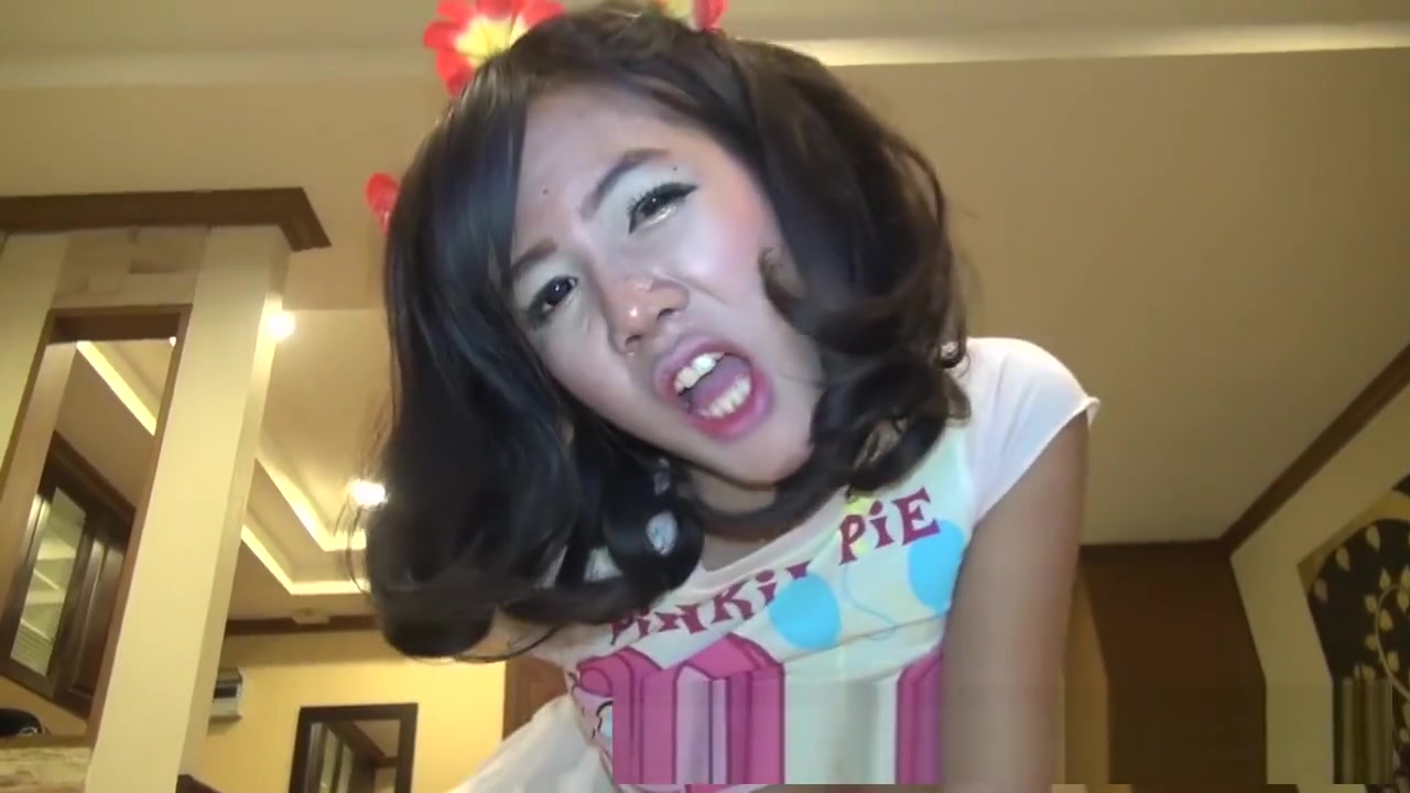 Thai Ladyboy Wanks For Stardom