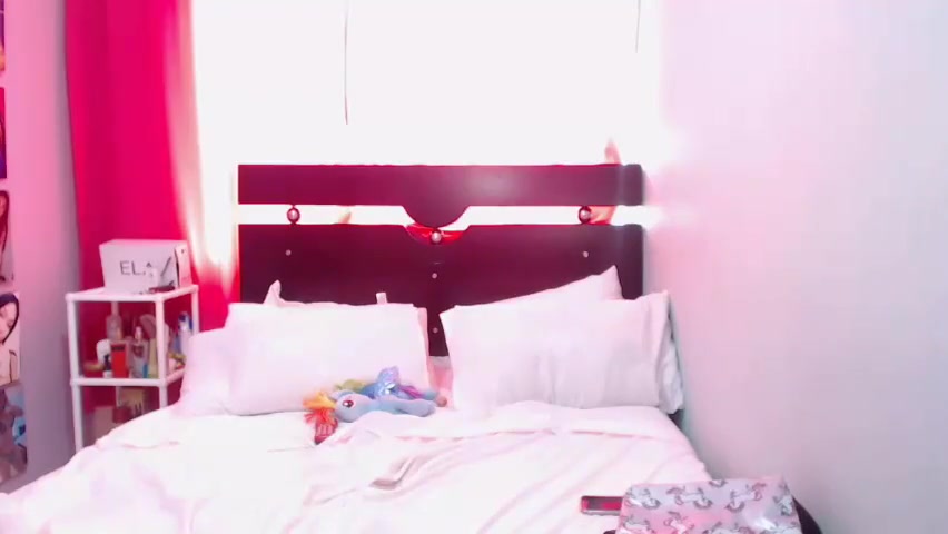 Travesti Novinha E Peitudinha Na cam