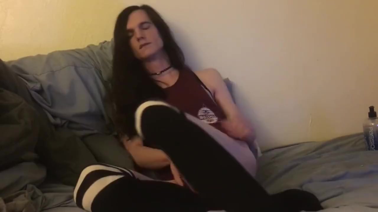 Sexy Trap rides toy until cum