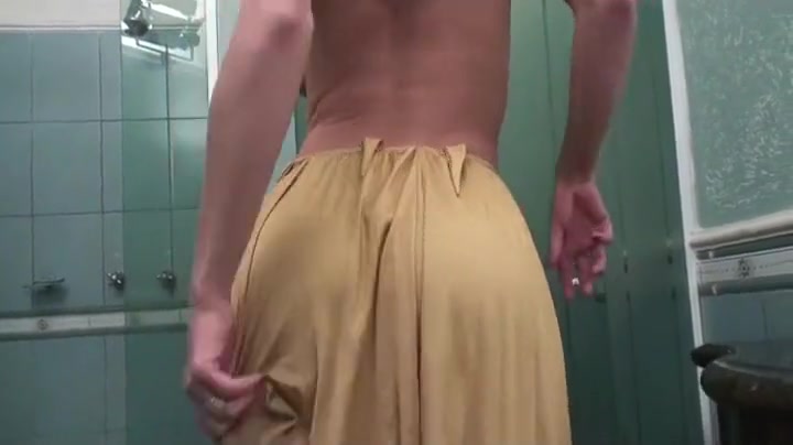 busty shemale Solo In A bath