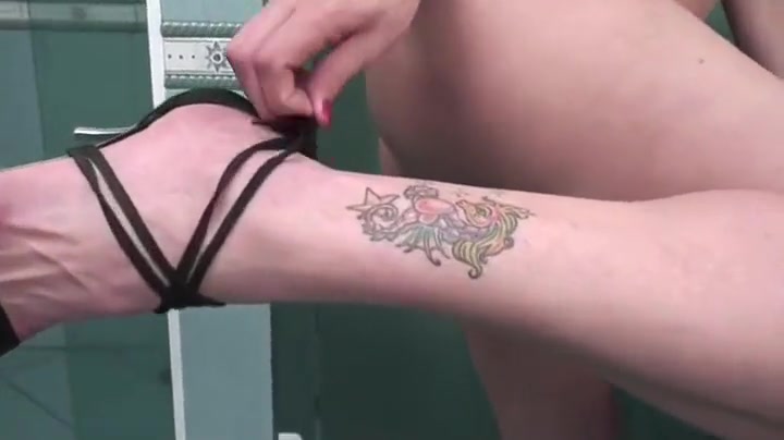 busty shemale Solo In A bath