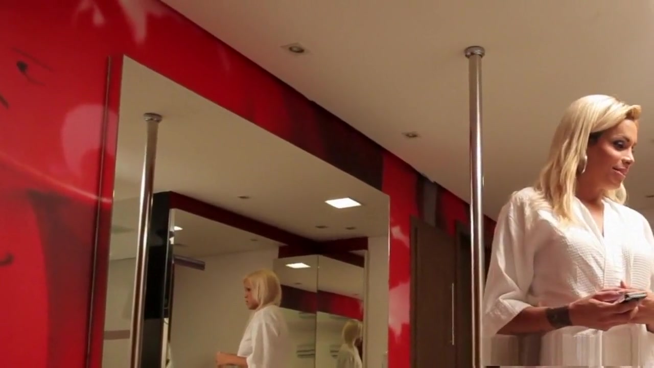 Blond latina tranny beauty behind the scenes