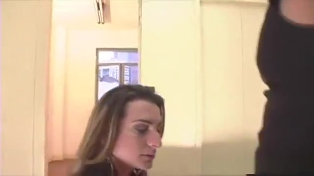 Jeff blows Hard shetwink cock