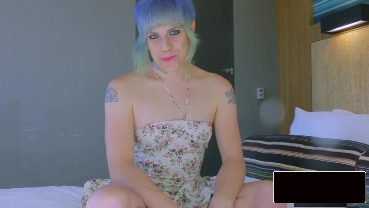 Kinky femboy tugging and analplaying
