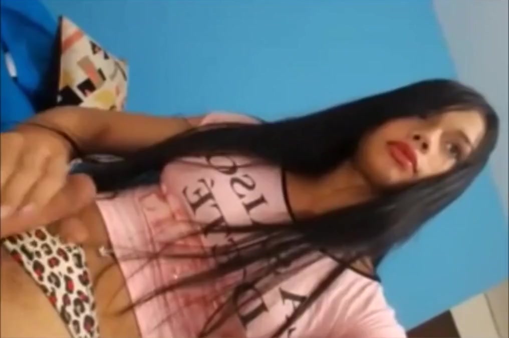 Uncircumcized tgirl Cums On webcam
