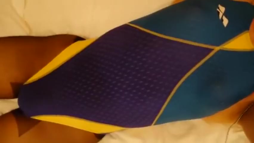 女装奴隷 競泳水着 開口マスク2