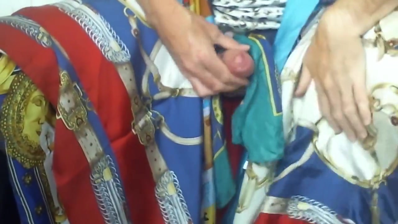 Good wank with silk scarves