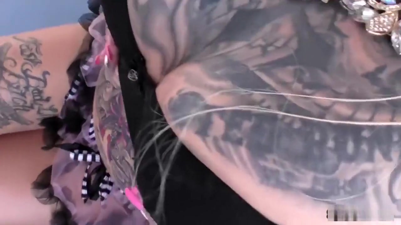 Big boobs and ass transgirl Britney Boykins masturbates