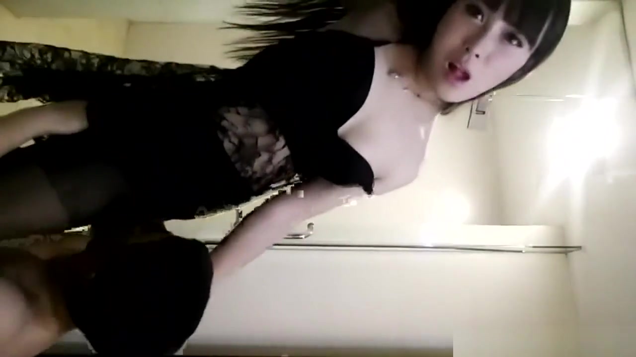 Chinese shemale SM in bathroom