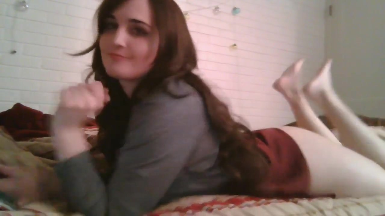 naughty tgirl teen 18+ texting in bed