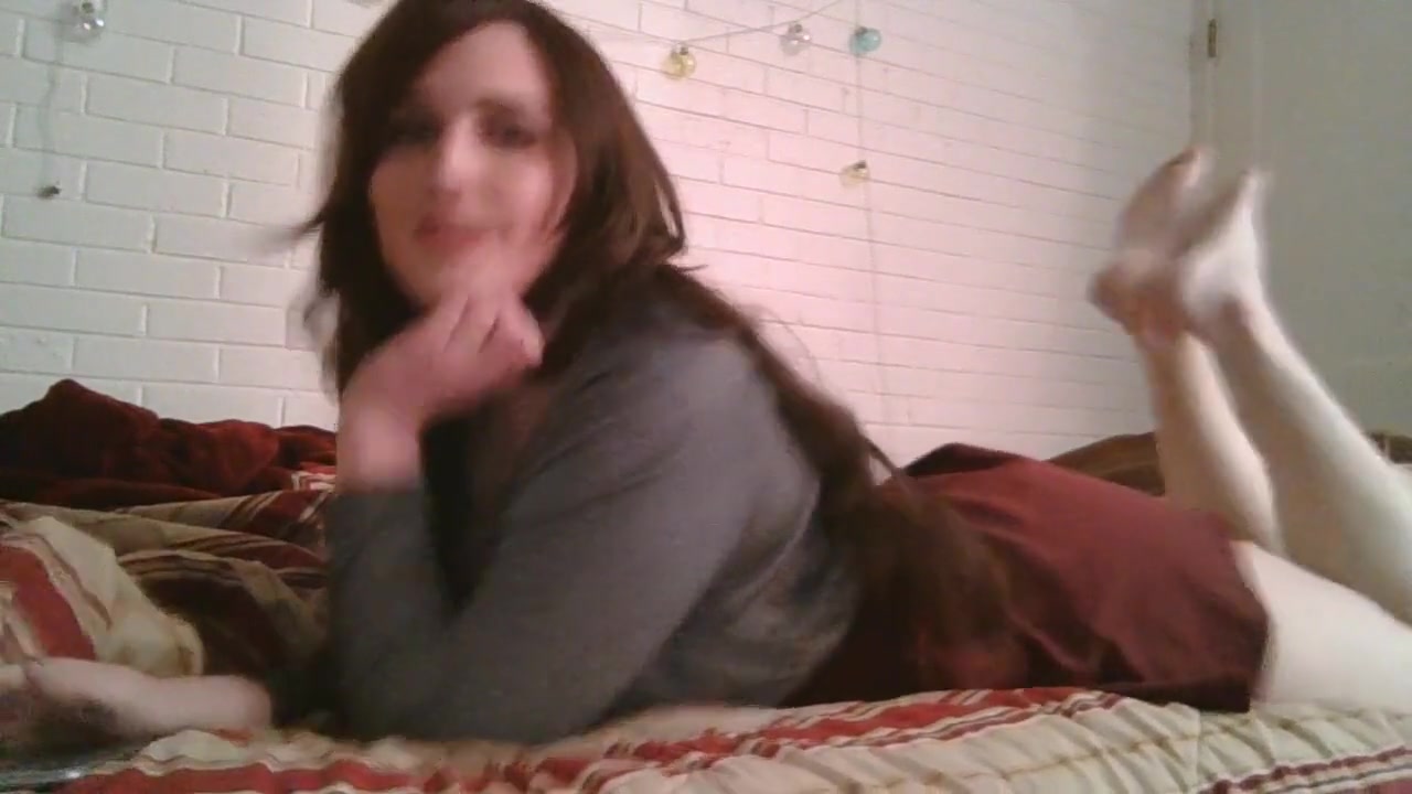 naughty tgirl teen 18+ texting in bed