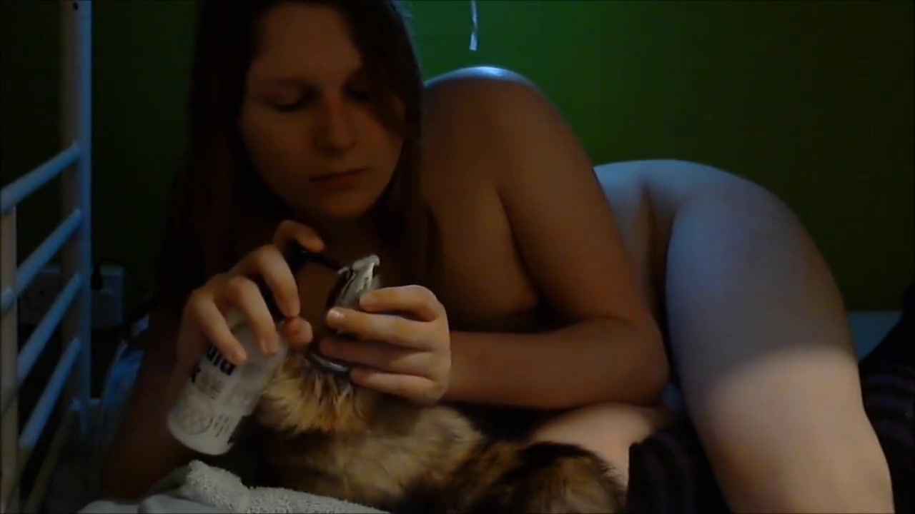 Cute Trap Fucks Her Butt And Gapes For You