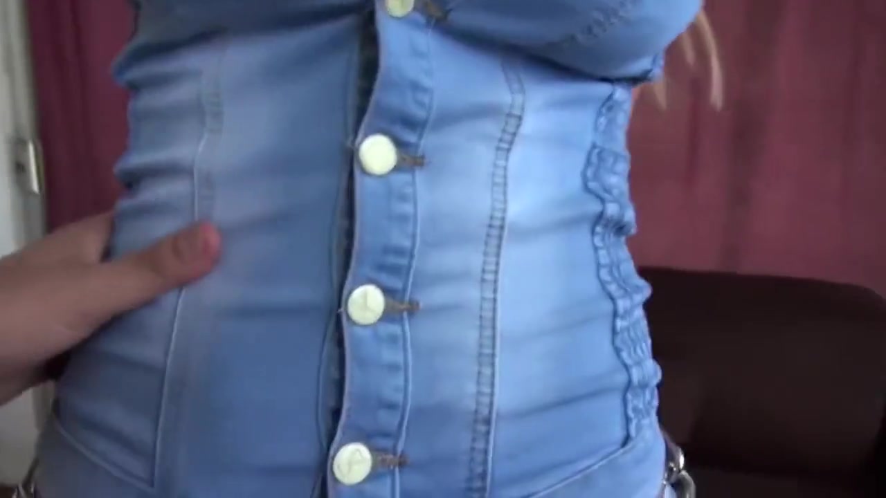 MILF ON HIGHHEELS HANDCUFFED IN BLUE JEANS