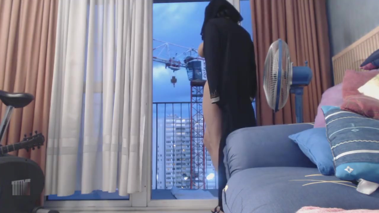 exhibe en niqab devant un grutier
