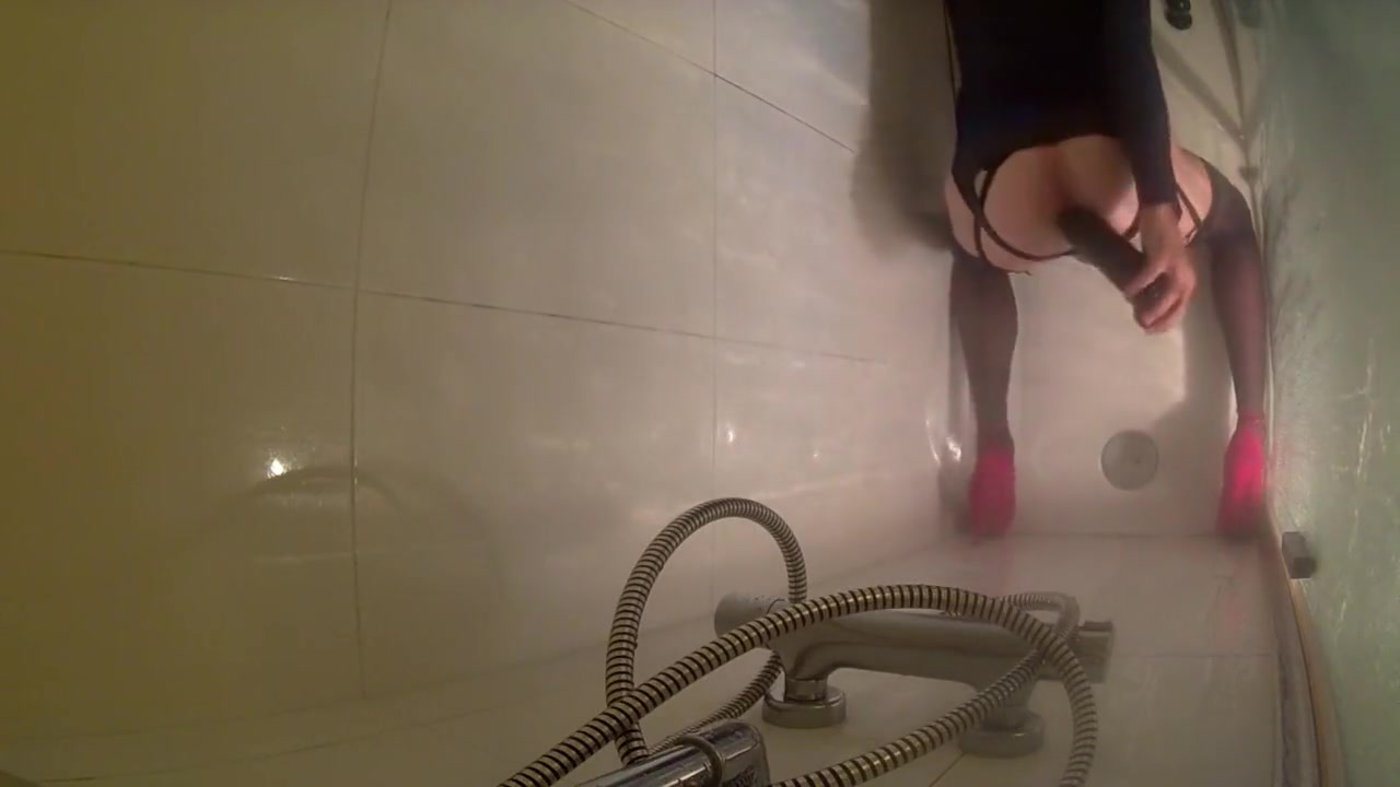 shemale shower dildo anal fuck