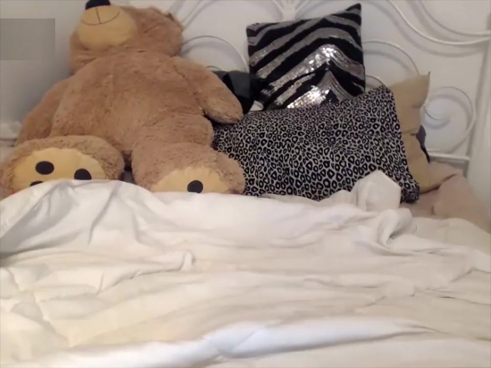 Blonde shemale makes cum