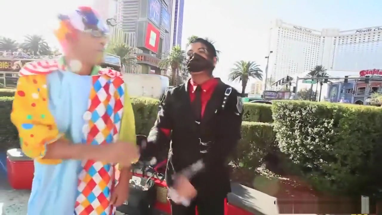 Purplehaired tranny riding on clowns dong