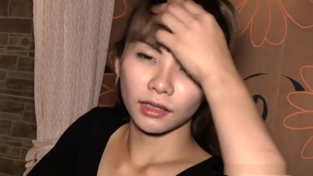 Asian ladyboy bouncing up and down on a barebak cock