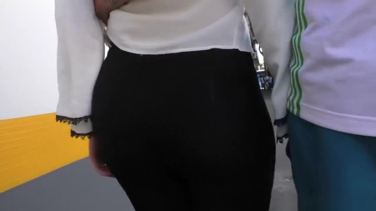 Transsexual amateur fucking a tight asshole