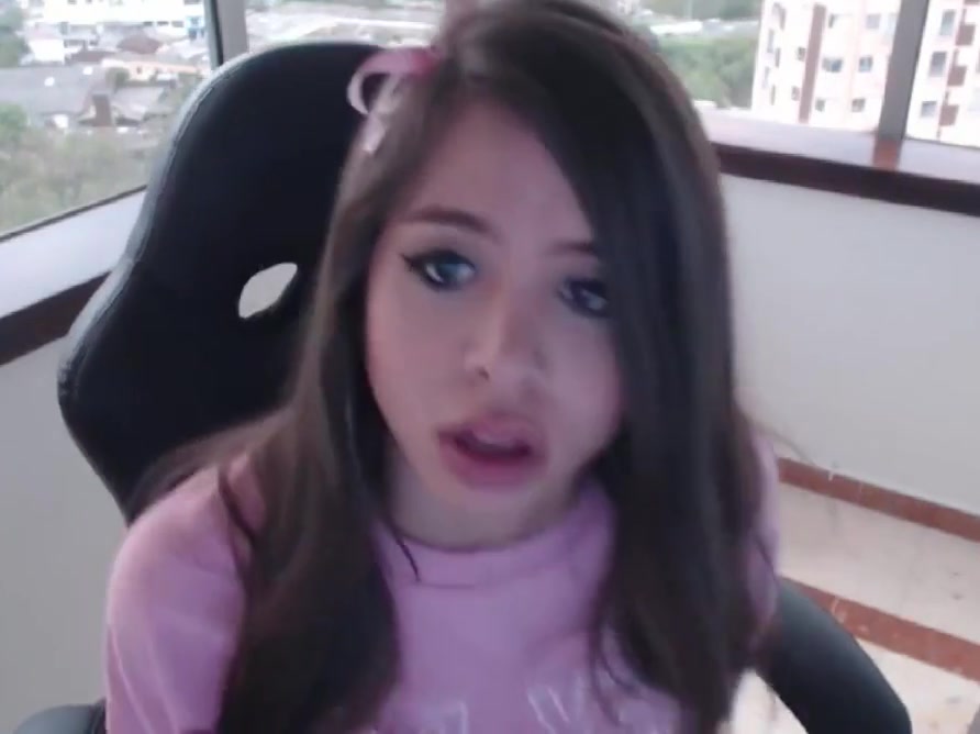 Cute teen 18+ shemale shows cock