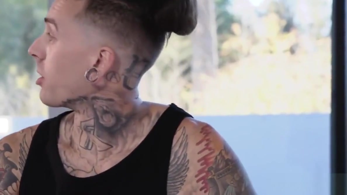 Beautiful TS stunner Casey Kisses