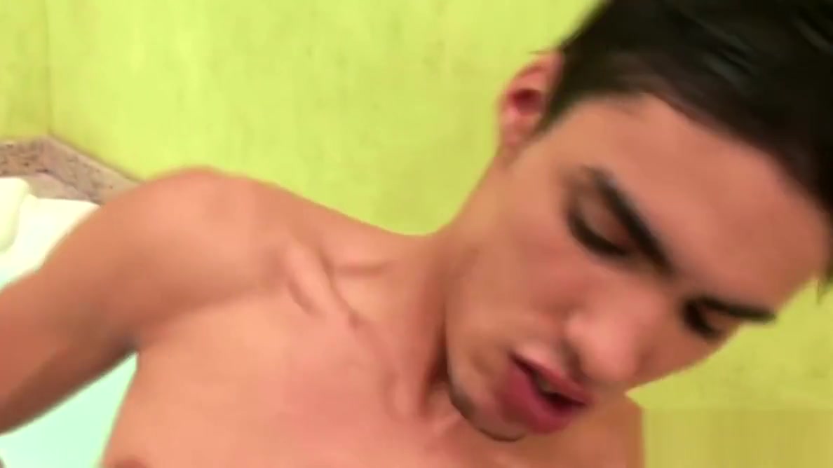 Skinny guy loves shecock