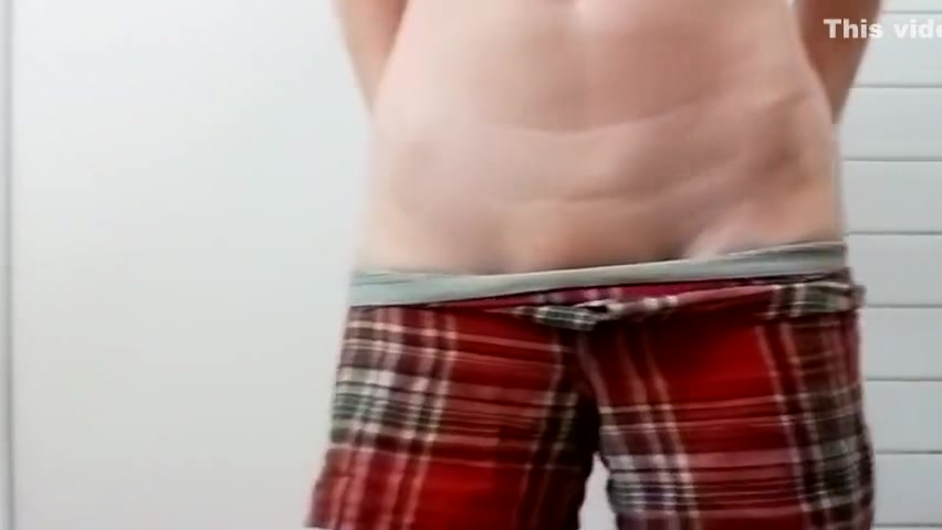 18 y/o ftm: spanking & fingering myself before work