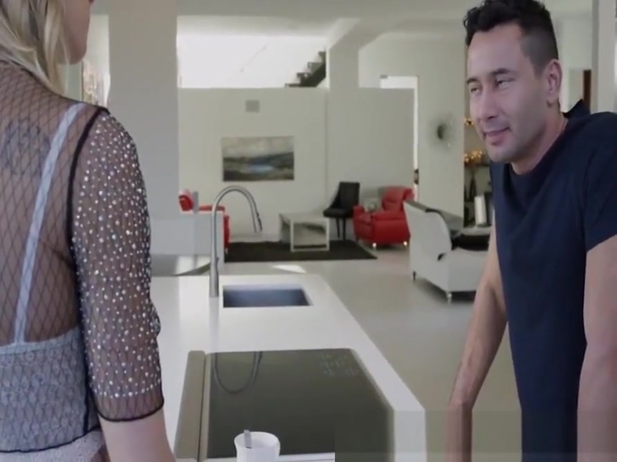 Pretty shemale Casey Kisses gives her BF a goodbye fuck