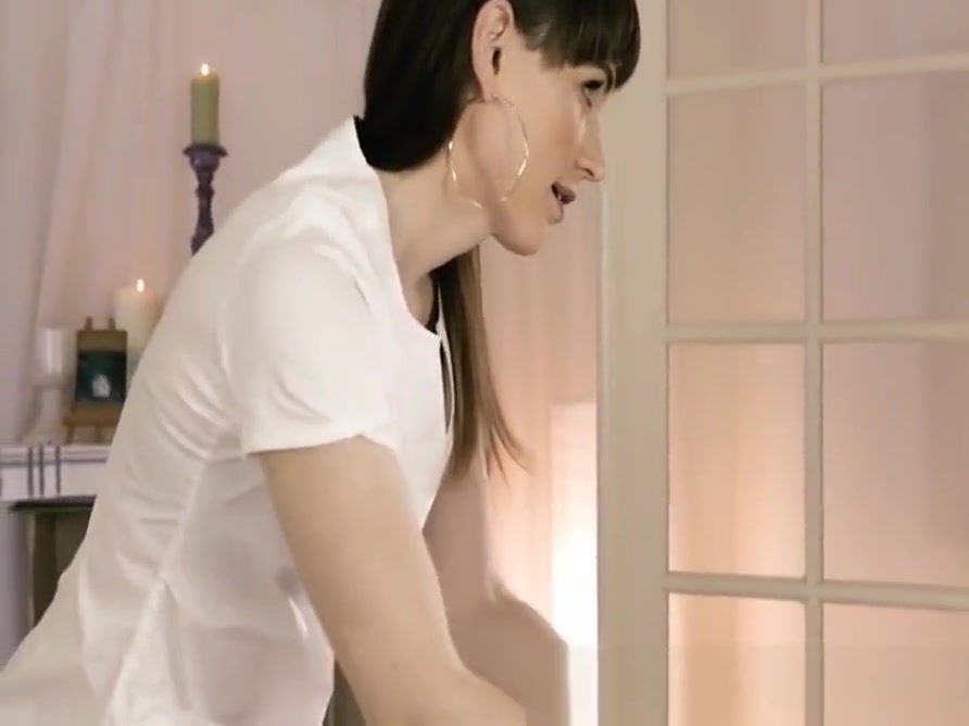 Ass fucked tranny Natalie Mars gives massage and footjob