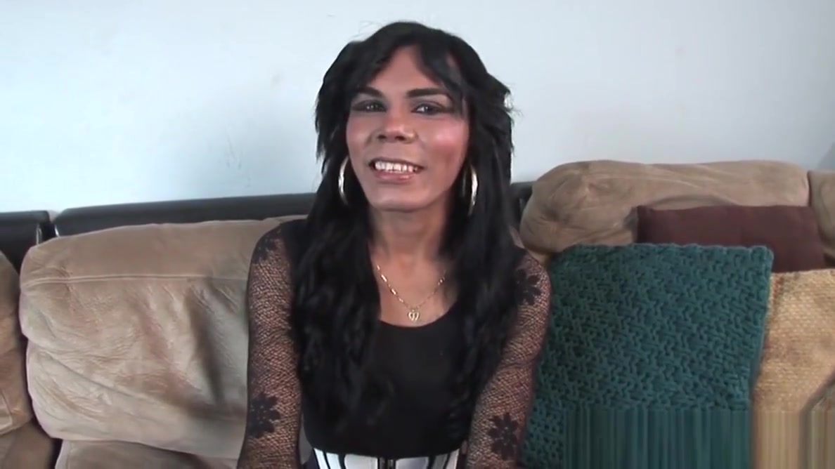 Trans amateur wanking during casting