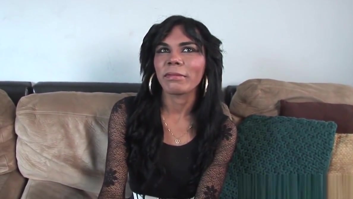 Trans amateur wanking during casting