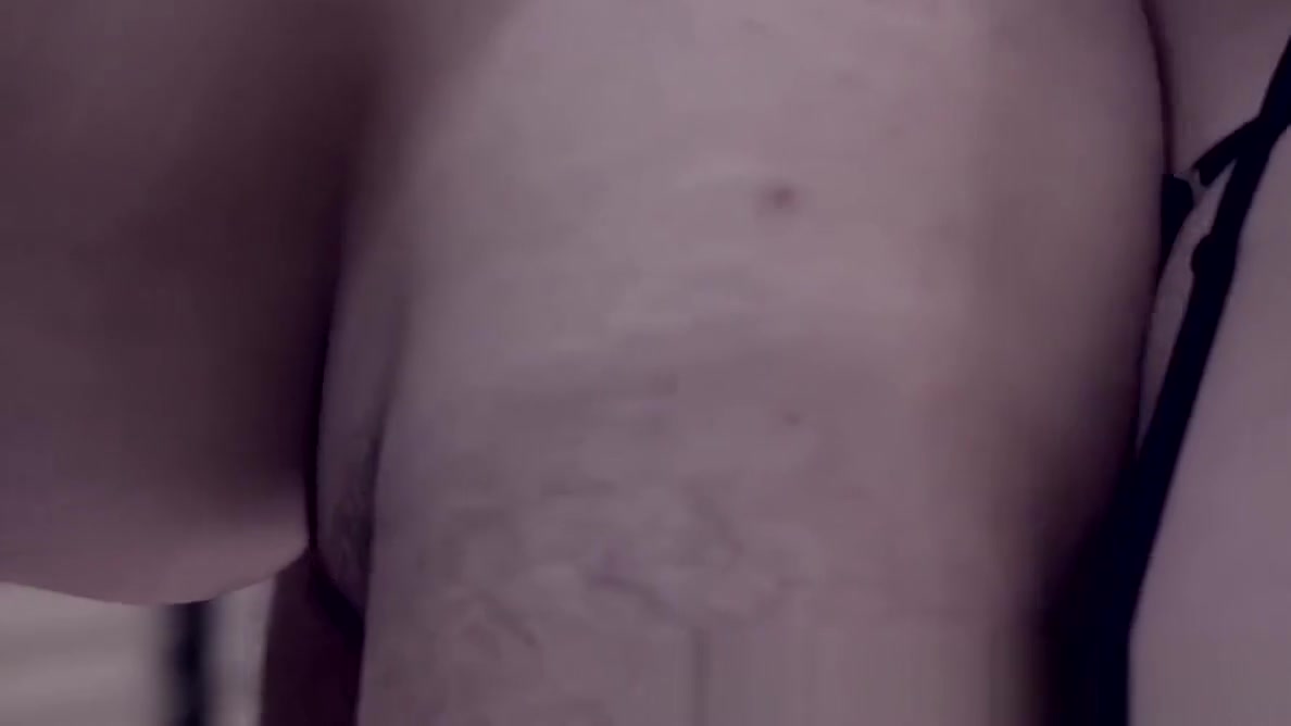Fetish tranny gets sucked
