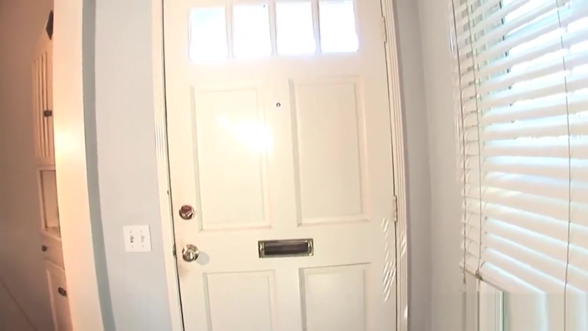 Ebony casting tranny tugging in closeup