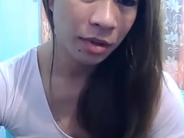 Young Ladyboy drops a huge load on her webcam