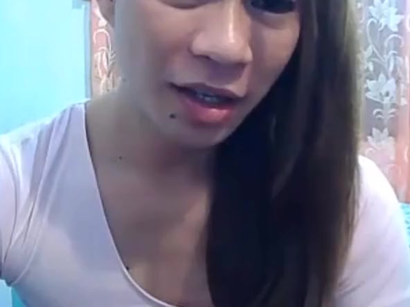 Young Ladyboy drops a huge load on her webcam