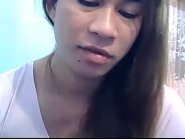 Young Ladyboy drops a huge load on her webcam