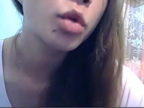 Young Ladyboy drops a huge load on her webcam