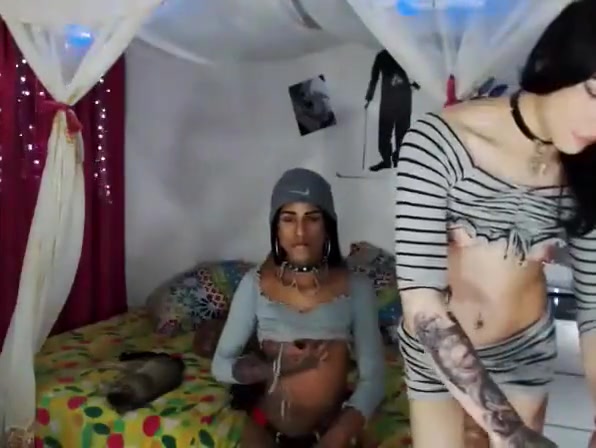 girls sadistics Cam Show