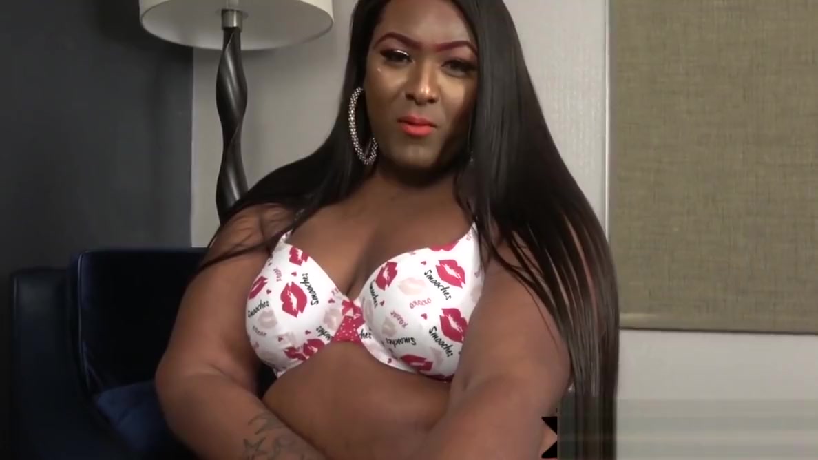 Hugeass ebony ts jerking her hard dick