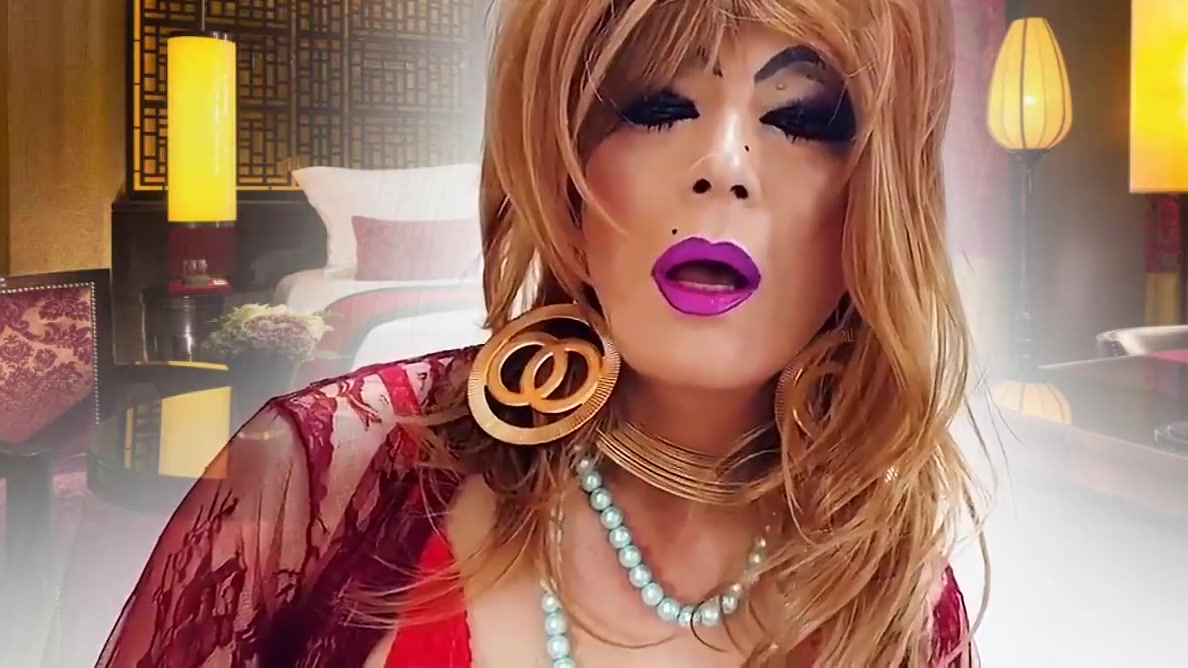 sissy niclo heavy makeup masturbation