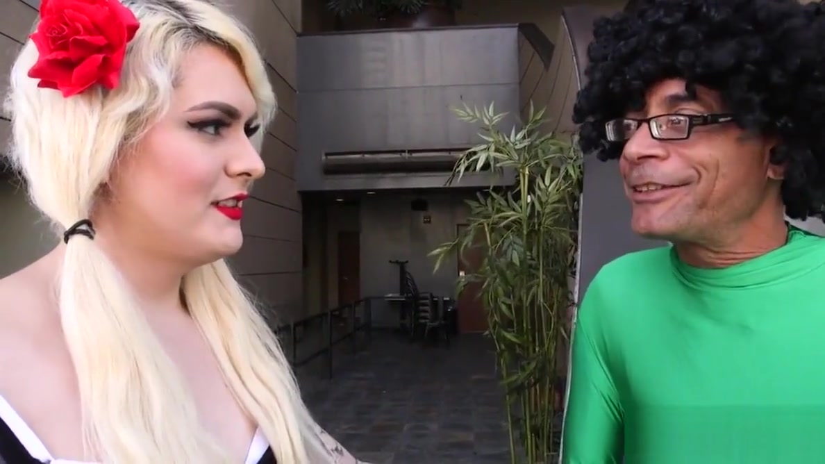 Tattooed shemale swallows thick jizz