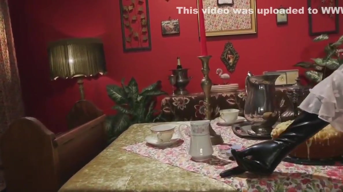 Arranging a Tea Party with Jessica Fox