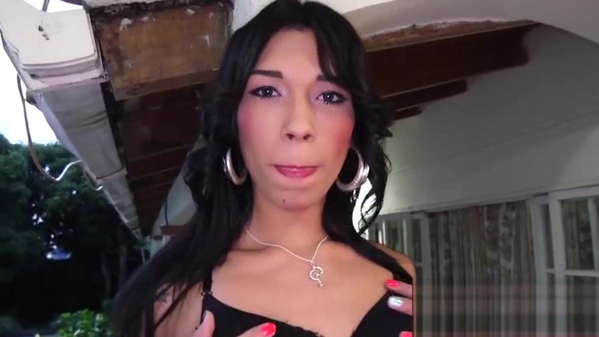 Trans babe Alexa Campbell satisfying herself for the camera
