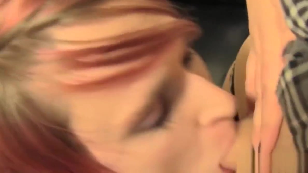 Alt shemale cocksucking in sixtynine pose