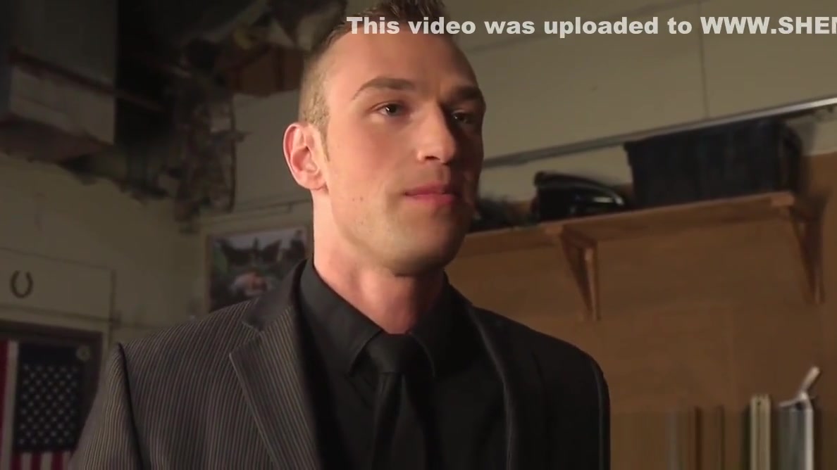 Guy rims transgender babes ass before analsex