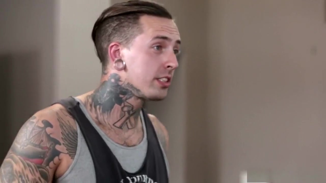 Broke tattooed guy fucks Aubrey Kate