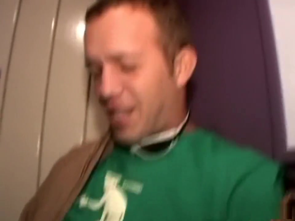Bigtitted tranny cums hard after buttfucking