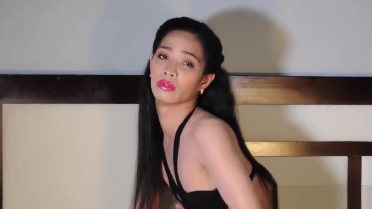Smalltits asian ts stuffs her ass with a toy